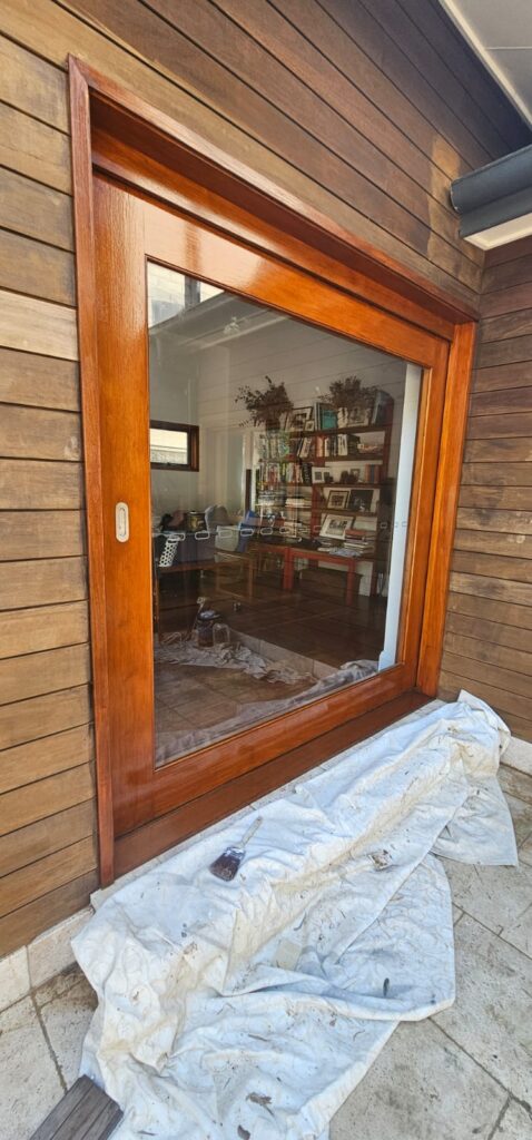 stain and varnish painting in sydney by phoenix painting sydney