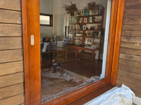 stain and varnish painting in sydney by phoenix painting sydney